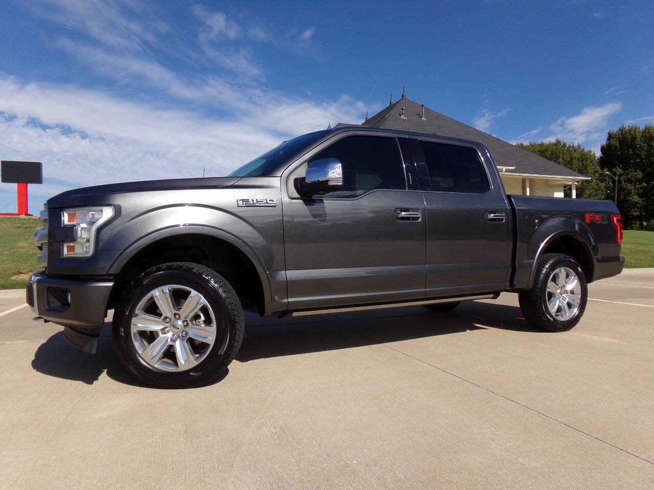 Used 2017 Ford F150 Platinum w/ Equipment Group 701A Luxury AWD/4WD image 13