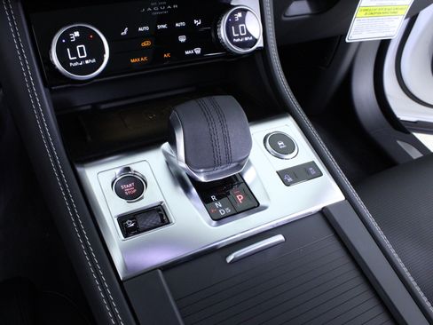 New 2026 Jaguar F-PACE R-Dynamic S image 22