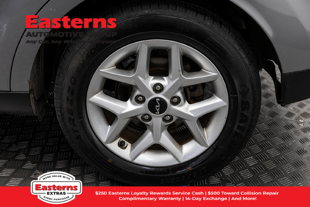 Used 2023 Kia Soul LX w/ LX Technology Package FWD image 34