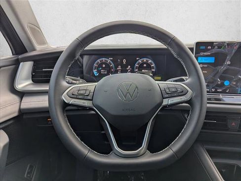 New 2026 Volkswagen Tiguan SE FWD image 15