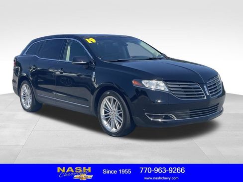 Used 2019 Lincoln MKT AWD image 1