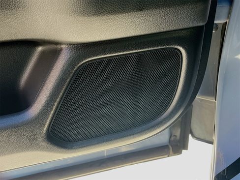 Used 2024 Honda Pilot Touring image 19