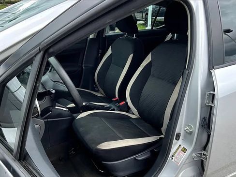 Used 2022 Nissan Versa SV w/ Electronics Package FWD image 22