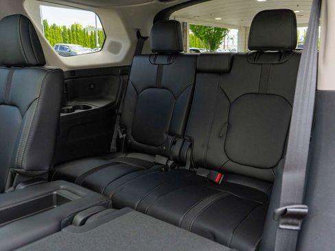 New 2025 Honda Pilot Touring image 12