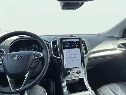 Certified 2022 Ford Edge Titanium AWD/4WD image 11