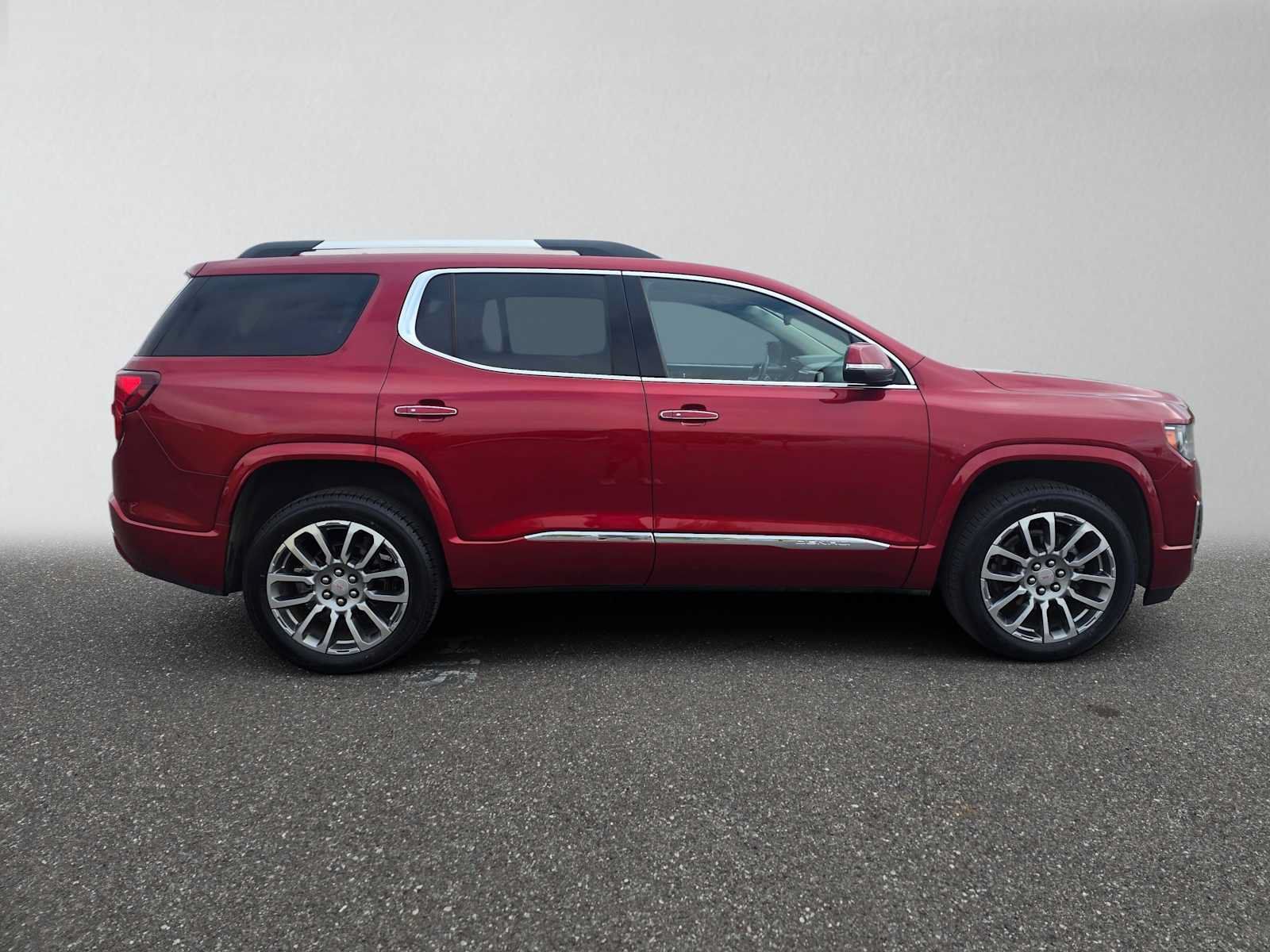Used 2023 GMC Acadia Denali FWD image 2
