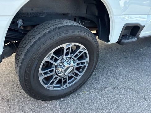 Used 2025 Ford F250 Platinum w/ Platinum Plus Package AWD/4WD image 14