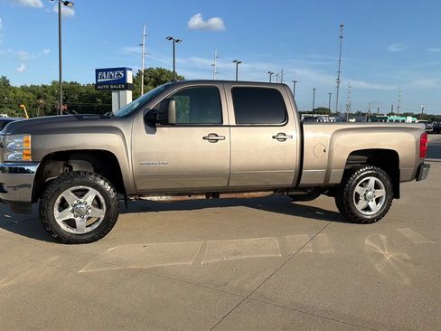 Used 2013 Chevrolet Silverado 2500 LTZ w/ LTZ Plus Package AWD/4WD image 8