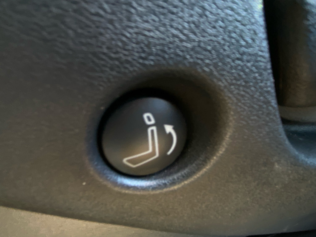 Used 2024 Nissan Pathfinder SV AWD/4WD image 10