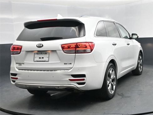 Used 2016 Kia Sorento SX image 12