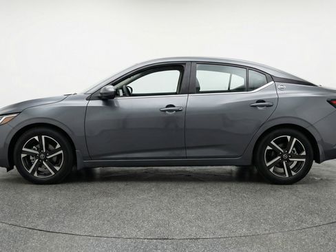 Used 2025 Nissan Sentra SV image 5