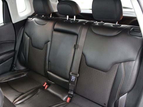 Used 2021 Jeep Compass Latitude w/ Sun and Sound Group AWD/4WD image 22