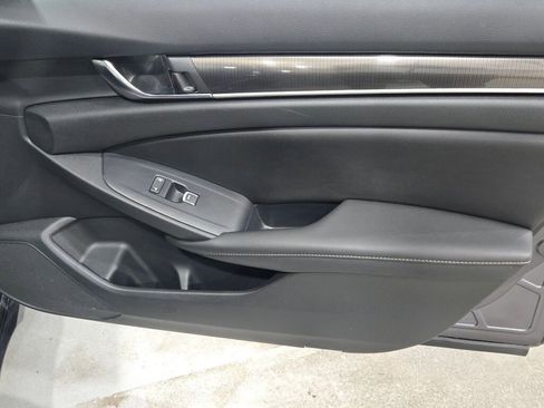 Used 2019 Honda Accord Sport image 10