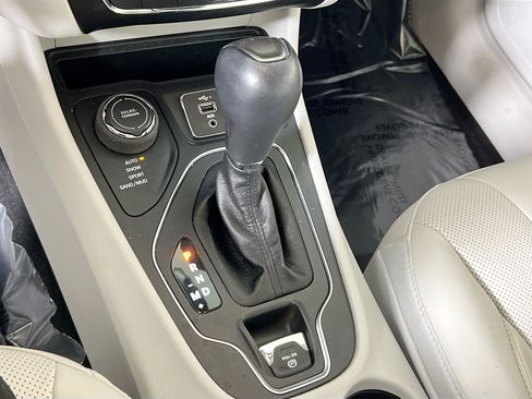 Used 2022 Jeep Cherokee Latitude Lux image 16