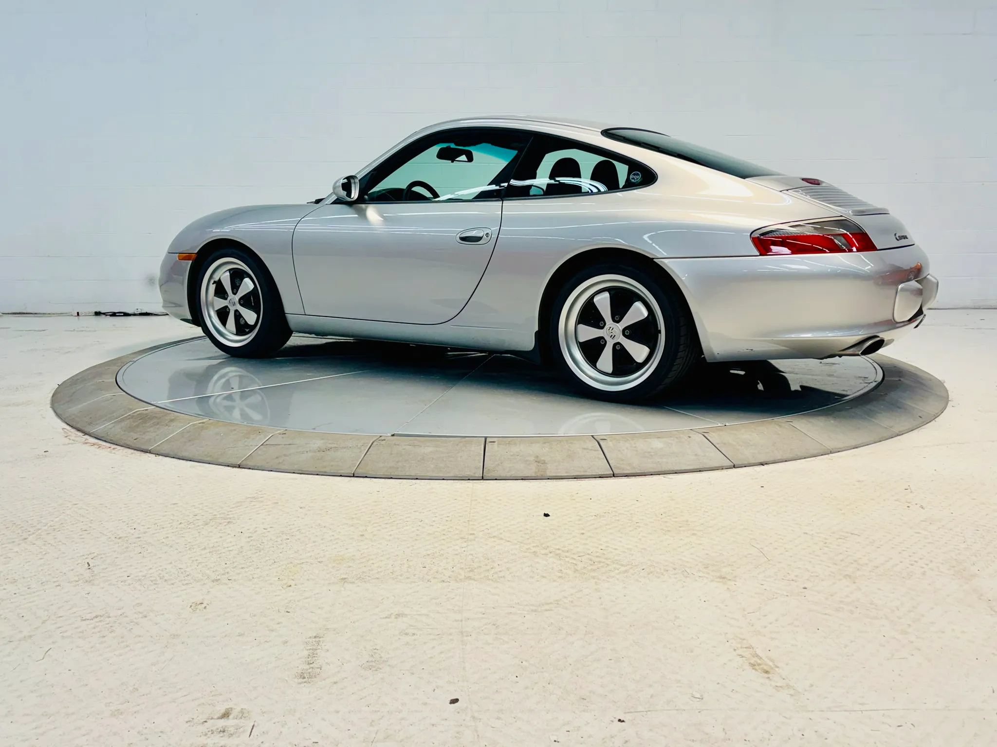 Used 2002 Porsche 911 GT3 RS image 32