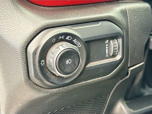 Used 2023 Jeep Wrangler Unlimited Rubicon AWD/4WD image 11