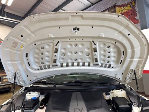 Used 2022 Kia EV6 GT-Line w/ GT-Line Suede Seat Package image 35