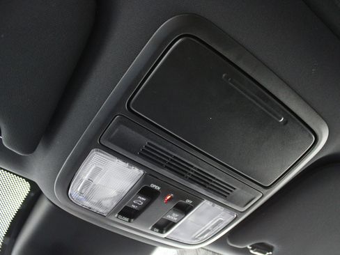 Used 2023 Honda Odyssey Sport image 18