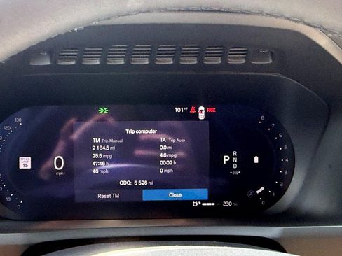 Used 2014 Toyota Camry SE w/ Moonroof Package FWD image 19