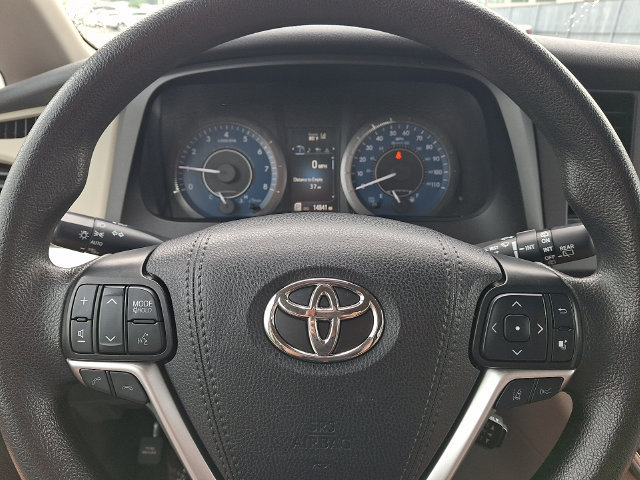 Used 2019 Toyota Sienna LE FWD image 19