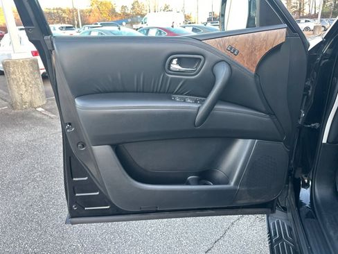 Used 2023 Nissan Armada SL w/ Captain's Chairs Package image 10