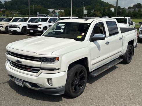 Used 2017 Chevrolet Silverado 1500 LTZ Z71 w/ LTZ Plus Package AWD/4WD image 26