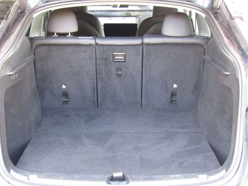 Used 2024 Tesla Model Y Long Range image 21