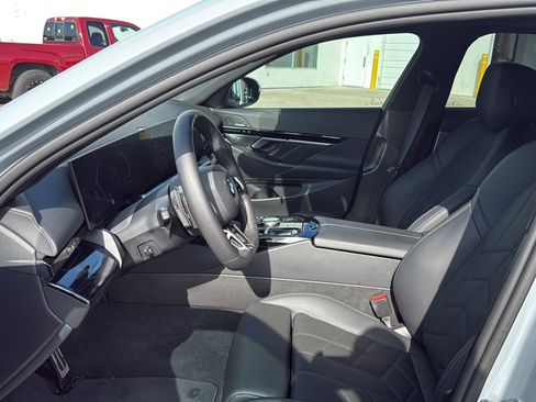 Certified 2024 BMW 530i w/ M Sport Package image 6