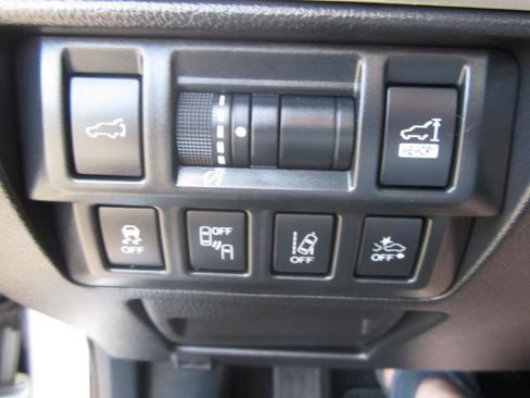 Used 2018 Subaru Outback 2.5i Limited AWD/4WD image 22