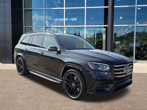 Used 2026 Mercedes-Benz GLS 580 4MATIC image 3