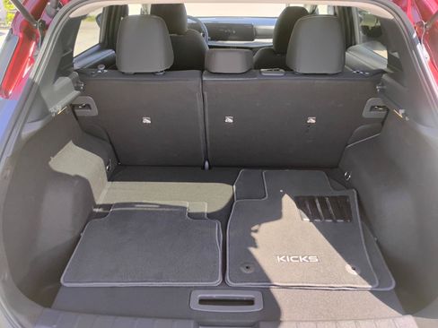 Used 2025 Nissan Kicks SV w/ SV Premium Package FWD image 11