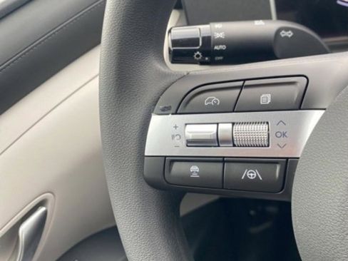 New 2026 Hyundai Tucson SE image 13