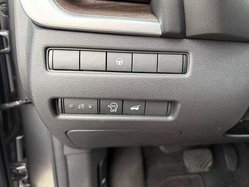 Used 2024 Nissan Rogue Platinum image 30