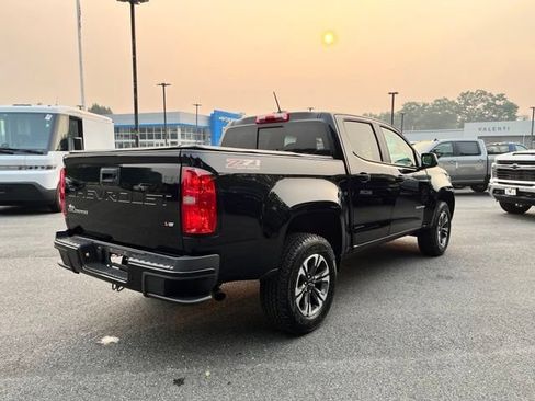 Used 2022 Chevrolet Colorado Z71 w/ Safety Package AWD/4WD image 6