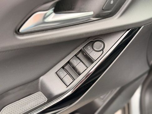 Used 2025 Chevrolet Equinox LT w/ Convenience Package II image 9