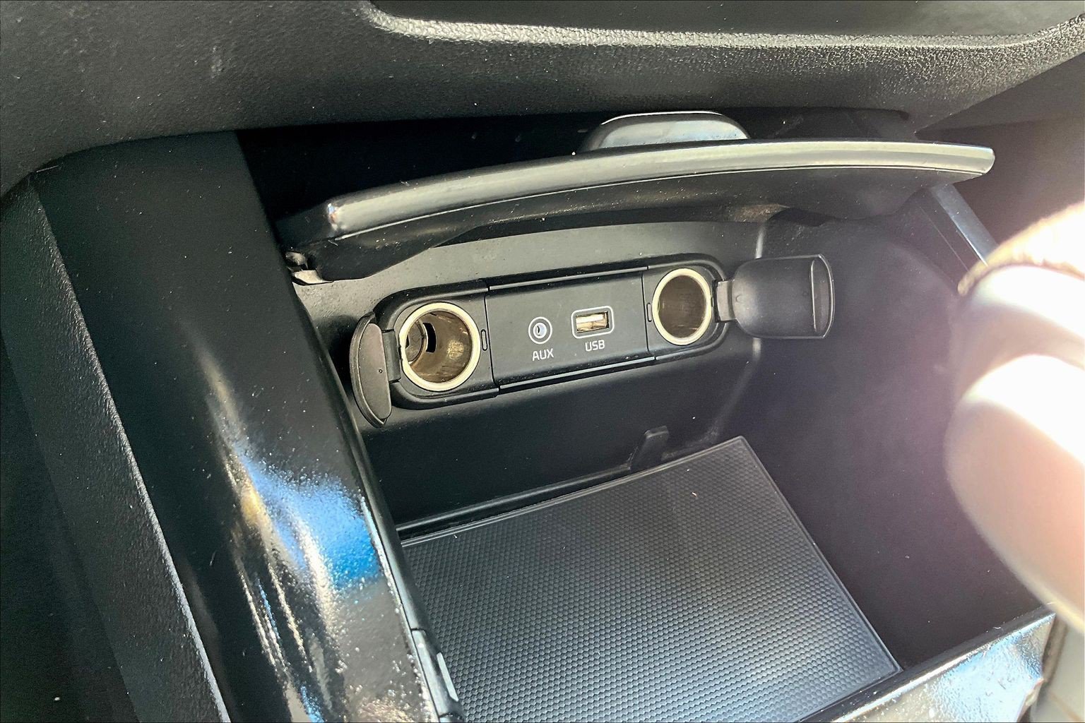 Used 2020 Kia Sorento LX FWD image 14