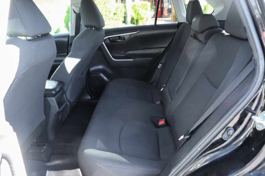 Used 2021 Toyota RAV4 LE FWD image 32