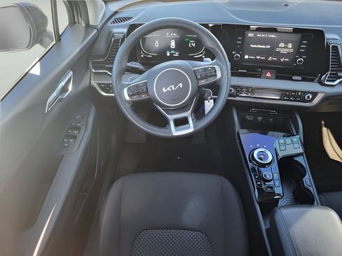 Used 2023 Kia Sportage LX AWD/4WD image 8