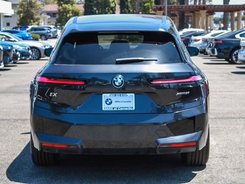 Used 2023 BMW iX xDrive50 w/ Premium Package AWD/4WD image 5
