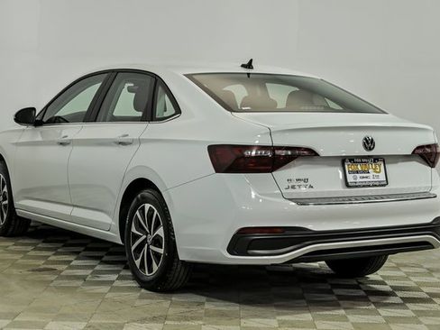 Certified 2023 Volkswagen Jetta S image 5