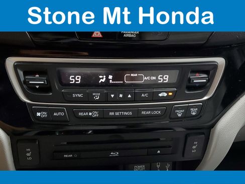 Used 2017 Honda Pilot Touring image 31