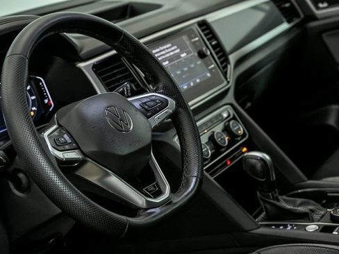 Used 2022 Volkswagen Atlas SEL Premium image 15