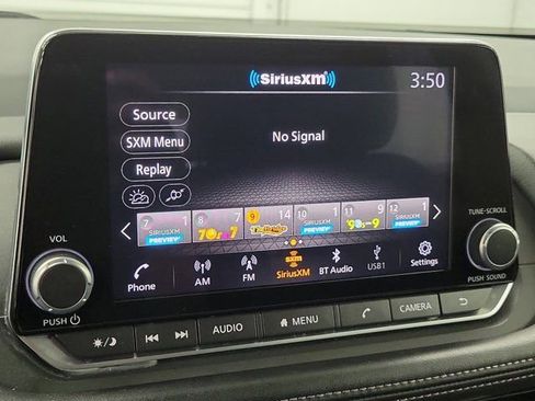 Used 2025 Nissan Rogue SV FWD image 27