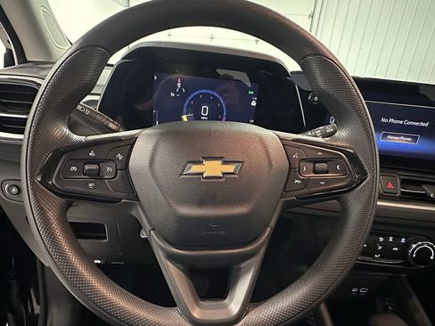 Used 2024 Chevrolet TrailBlazer LS FWD image 30