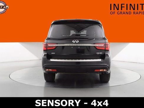 Used 2024 INFINITI QX80 Sensory image 4