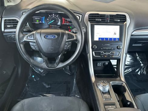 Used 2020 Ford Fusion SE image 15