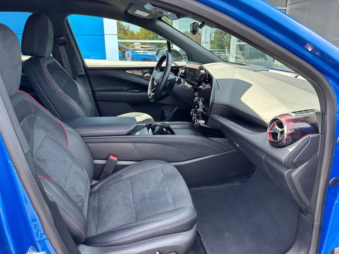 Used 2024 Chevrolet Blazer EV RS AWD/4WD image 4