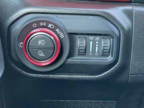 Certified 2022 Jeep Gladiator Rubicon w/ Cold Weather Group image 30