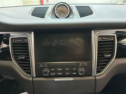 Used 2017 Porsche Macan S AWD/4WD image 18