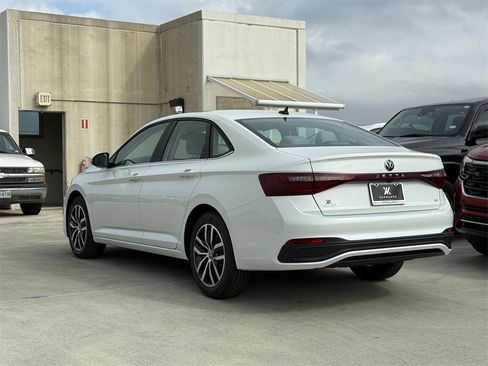 New 2026 Volkswagen Jetta SE image 7